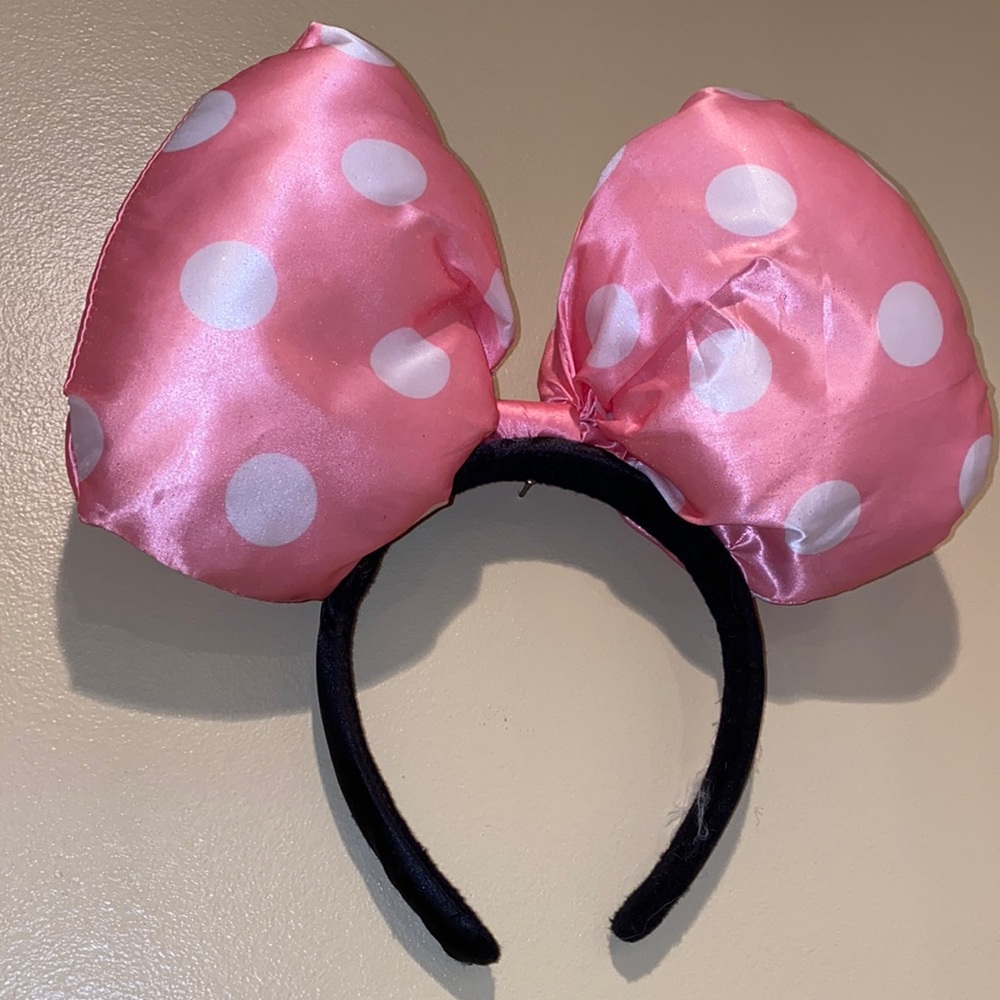 Authentic Disney parks Minnie mouse ears large pink bow with white polkadots